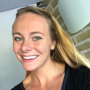 Meet your Posher, Courtney